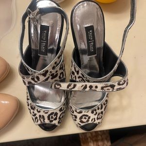 Women’s high heels size 5 White House Black Market